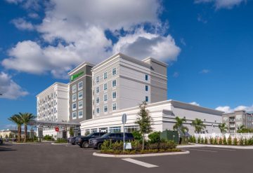 Holiday Inn & Suites Orlando - I-Drive - Theme Parks by IHG